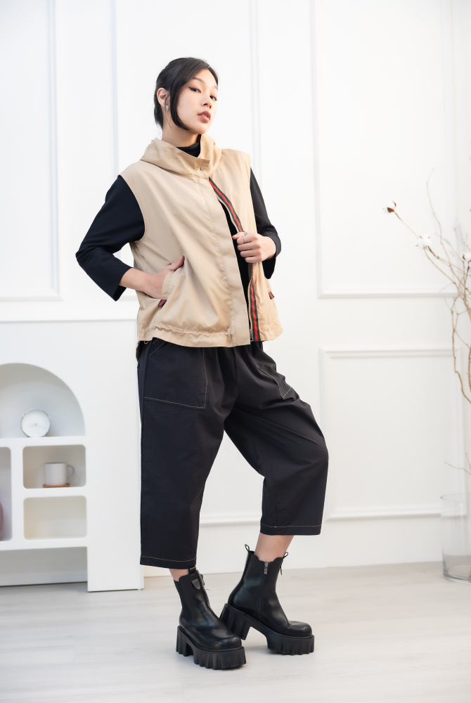 조끼 造型領風衣背心 / 卡其色
