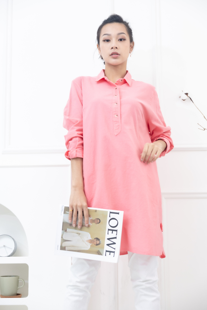 긴팔 襯衫領側邊鈕扣長版上衣 / 淺粉色