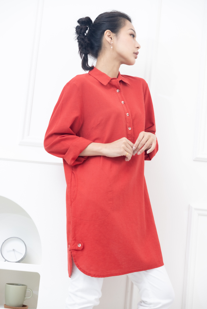 긴팔 襯衫領側邊鈕扣長版上衣 / 大紅色
