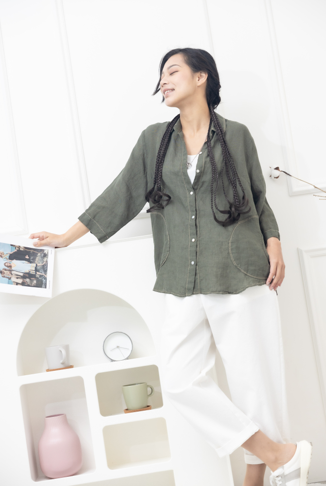 셔츠 素面大圓口袋寬版襯衫 / 軍綠色