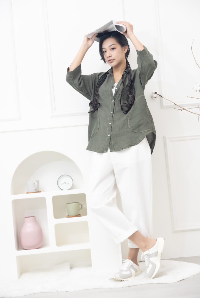 셔츠 素面大圓口袋寬版襯衫 / 軍綠色