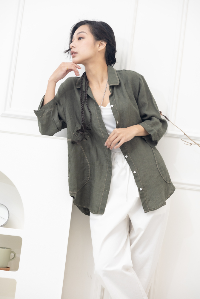 셔츠 素面大圓口袋寬版襯衫 / 軍綠色