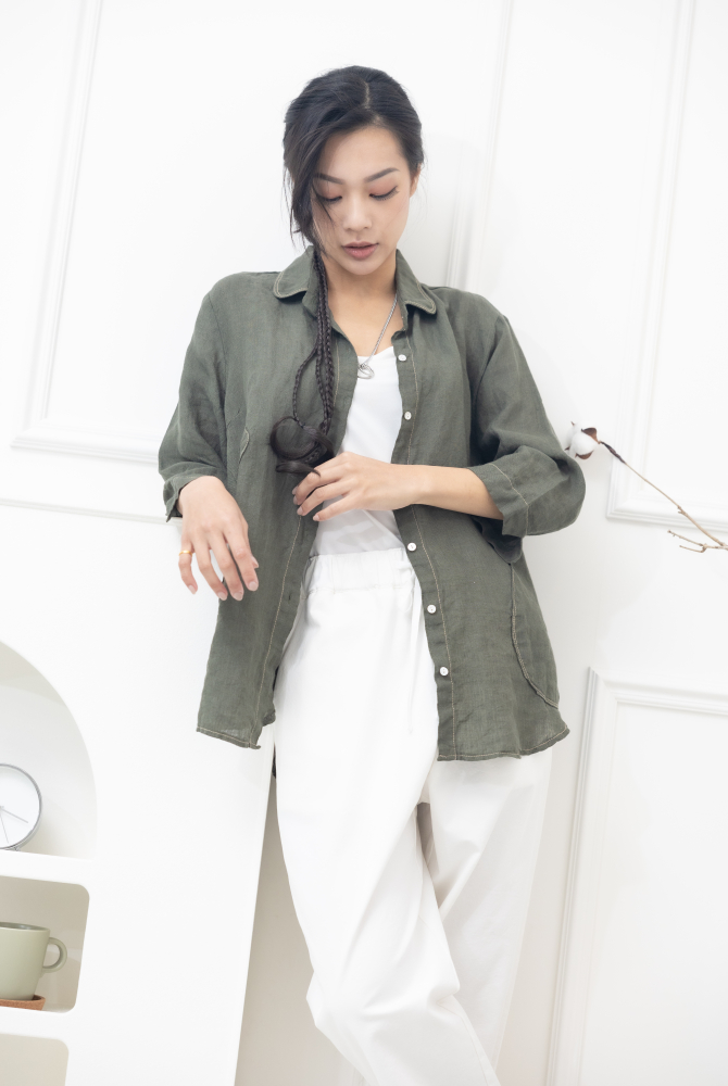셔츠 素面大圓口袋寬版襯衫 / 軍綠色