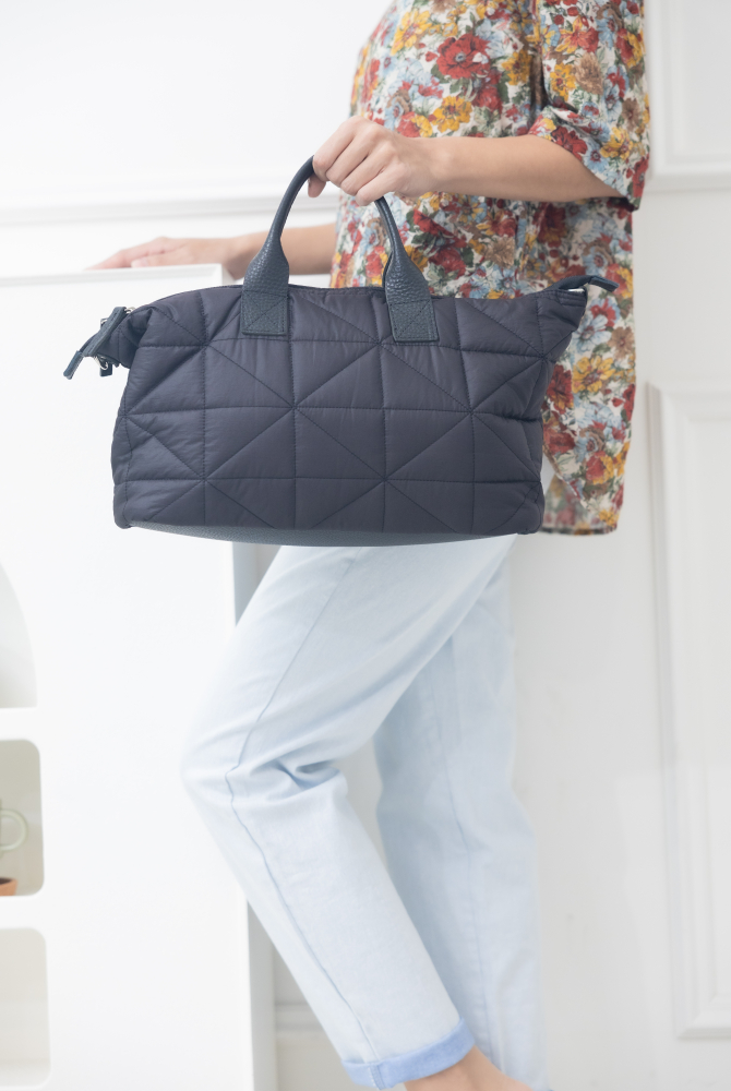 가방 三腳縫線PU皮帶子手提包 / 黑色