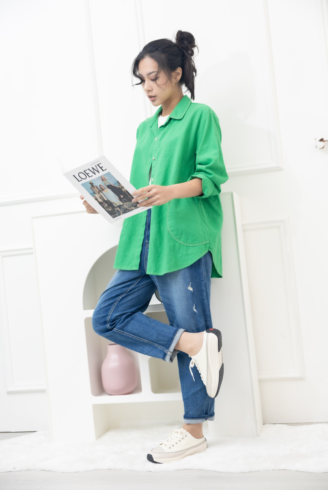 긴 바지 釘扣微刷破管牛仔褲 / 藍色