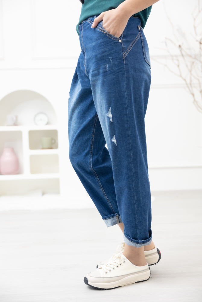 긴 바지 釘扣微刷破管牛仔褲 / 深藍色