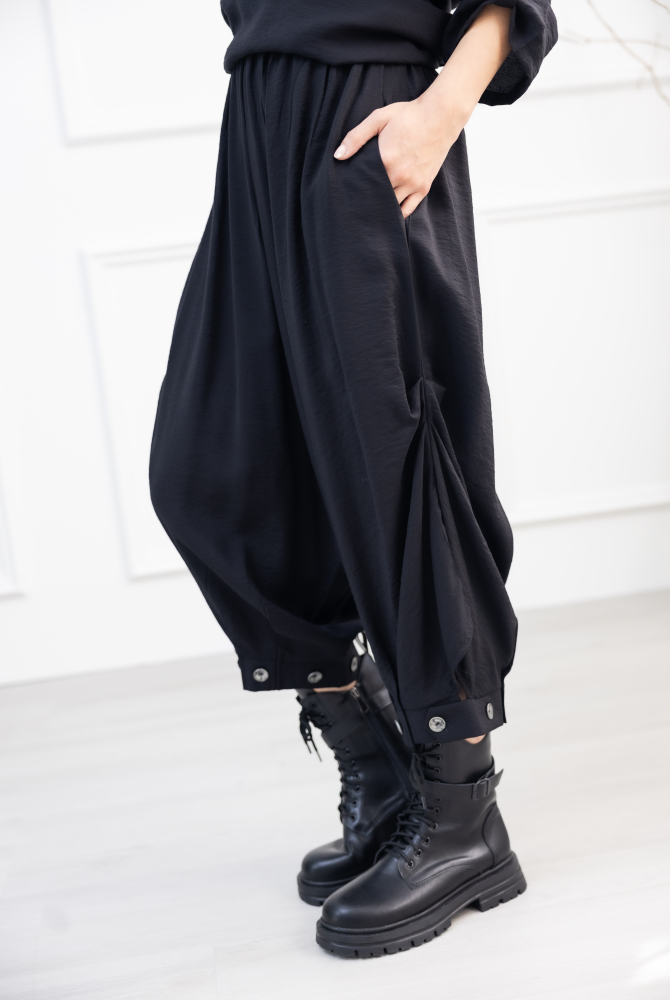 긴 바지 鈕扣褲腳長褲 / 黑色