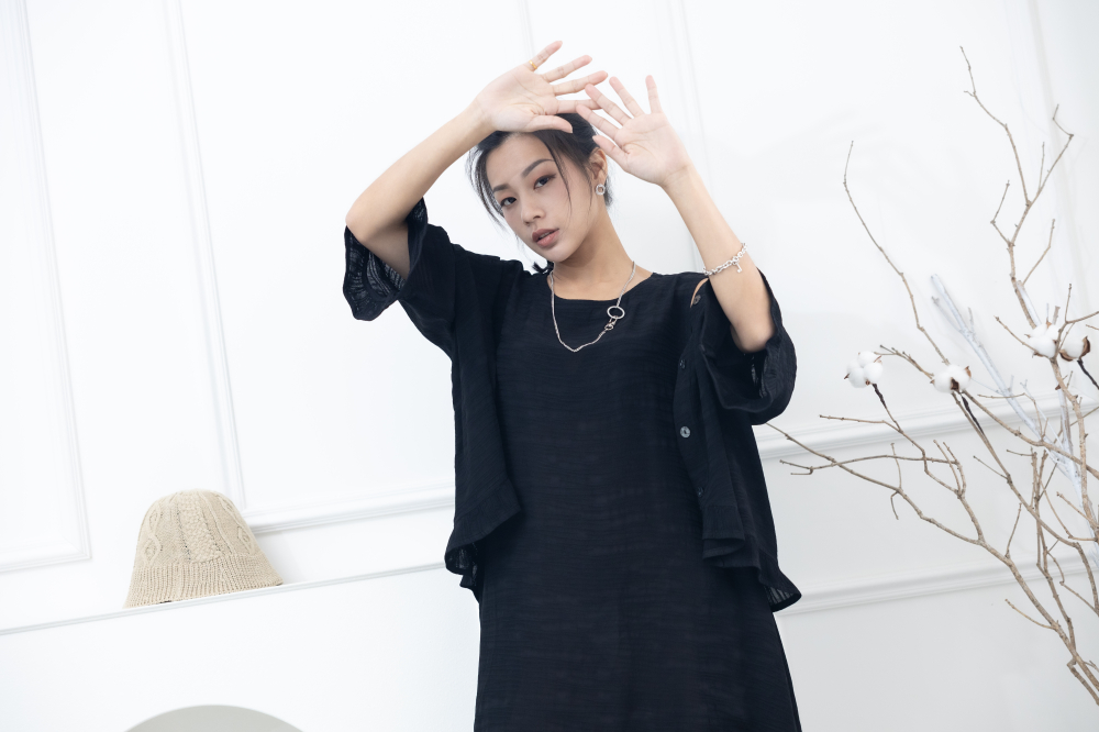 원피스 不規則橫織暈染感無袖洋裝 / 黑色