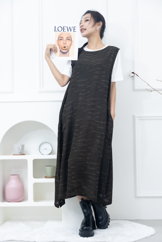 원피스 不規則橫織暈染感無袖洋裝 / 墨綠色