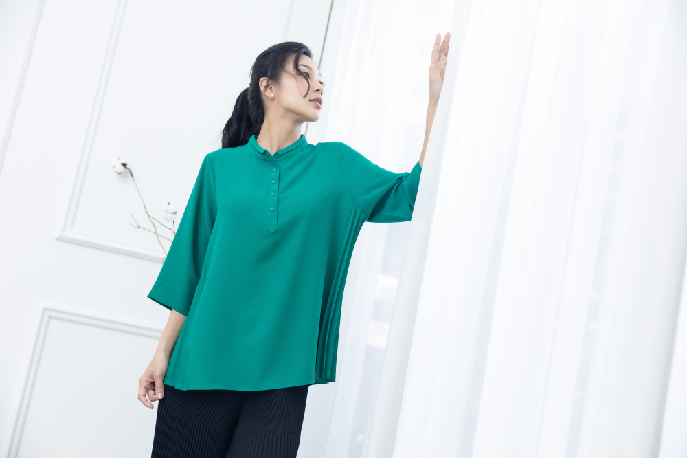 긴팔 素面側邊折子半開襟上衣 / 綠色