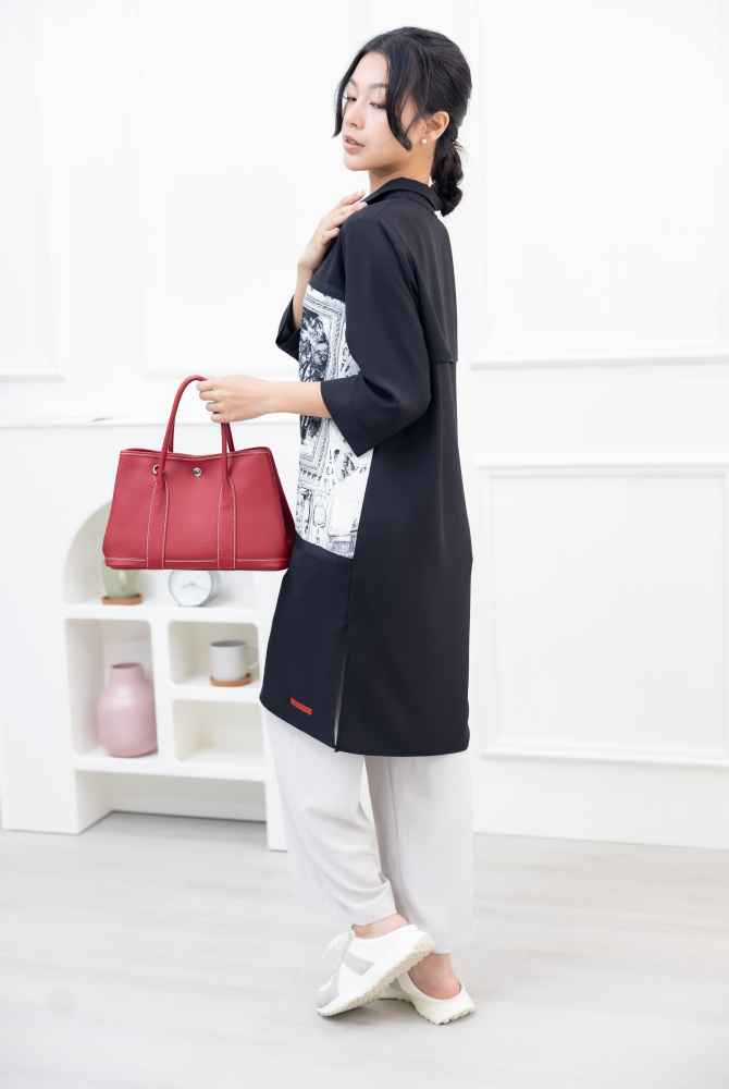 긴팔 風景照印花拼接黑緞帶長版上衣 / 黑色