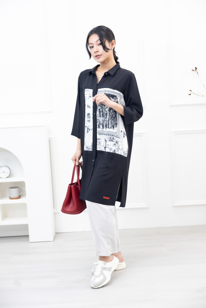 긴팔 風景照印花拼接黑緞帶長版上衣 / 黑色