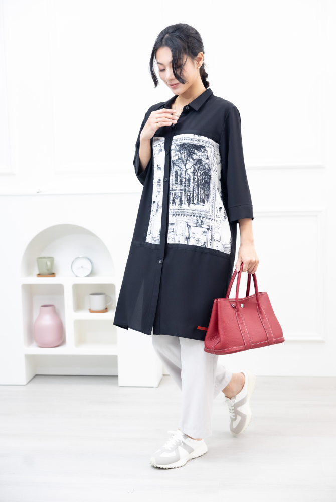 긴팔 風景照印花拼接黑緞帶長版上衣 / 黑色