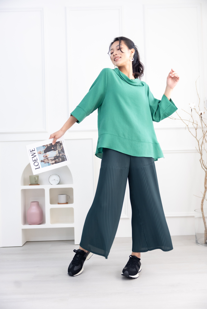 긴팔 不規則領七分袖上衣 / 綠色