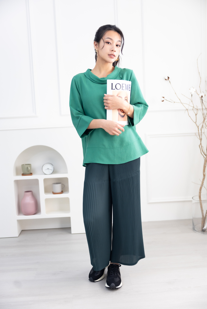 긴팔 不規則領七分袖上衣 / 綠色