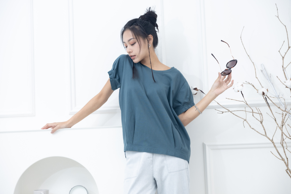 반팔 素面小圓領彈性棉上衣 / 藍綠色