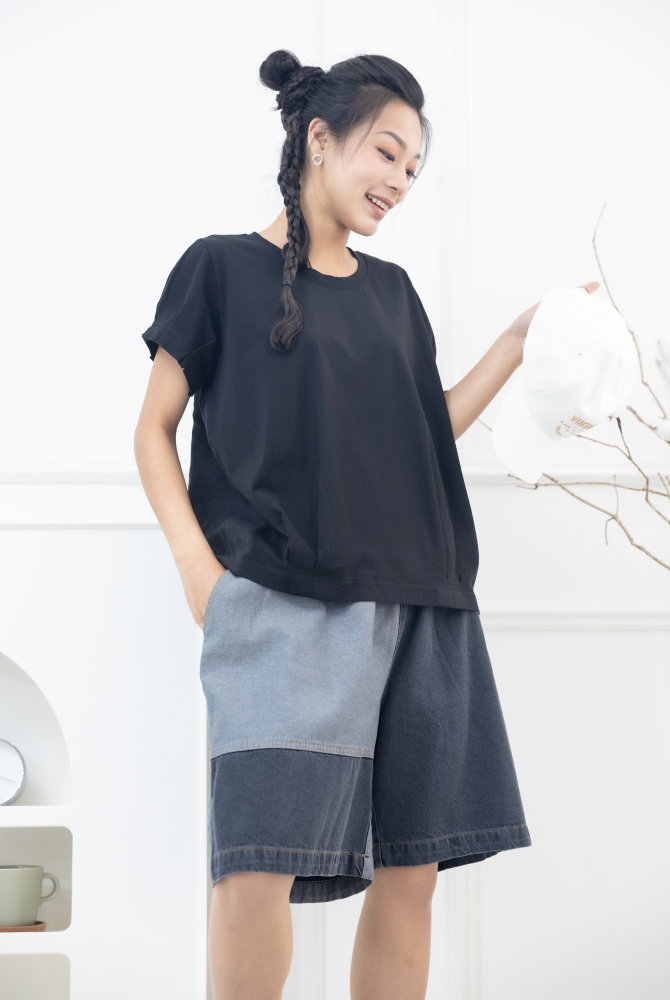 반팔 素面小圓領彈性棉上衣 / 黑色