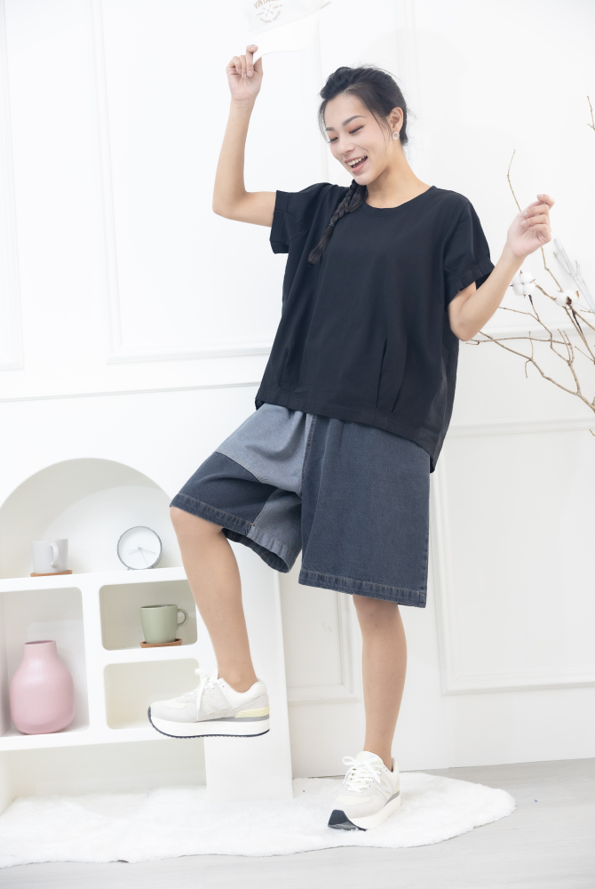 반팔 素面小圓領彈性棉上衣 / 黑色