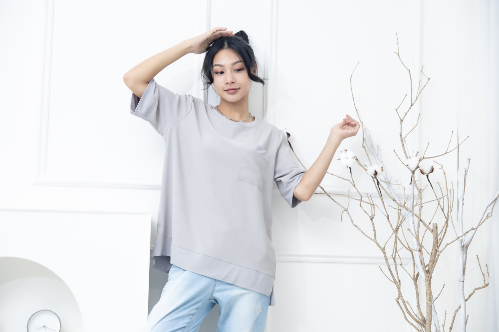 반팔 胸前口袋彈性纖維上衣 / 米灰色