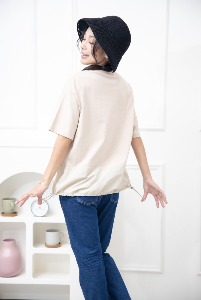 반팔 M字花紋刺繡短袖上衣 / 米漿色