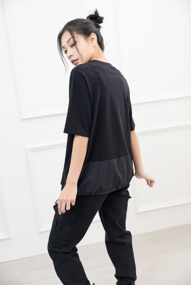 반팔 M字花紋刺繡短袖上衣 / 黑色