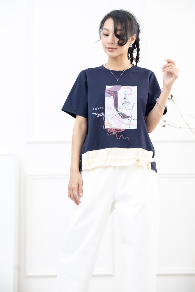 반팔 方形人臉印花刺繡上衣 / 深藍色