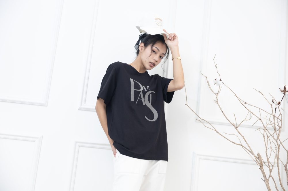 반팔 paris淺灰色英字彈性上衣 / 深灰色