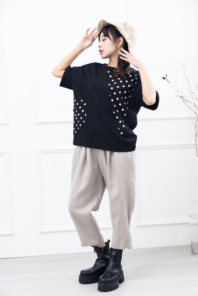반팔 白點口袋短袖上衣 / 黑色