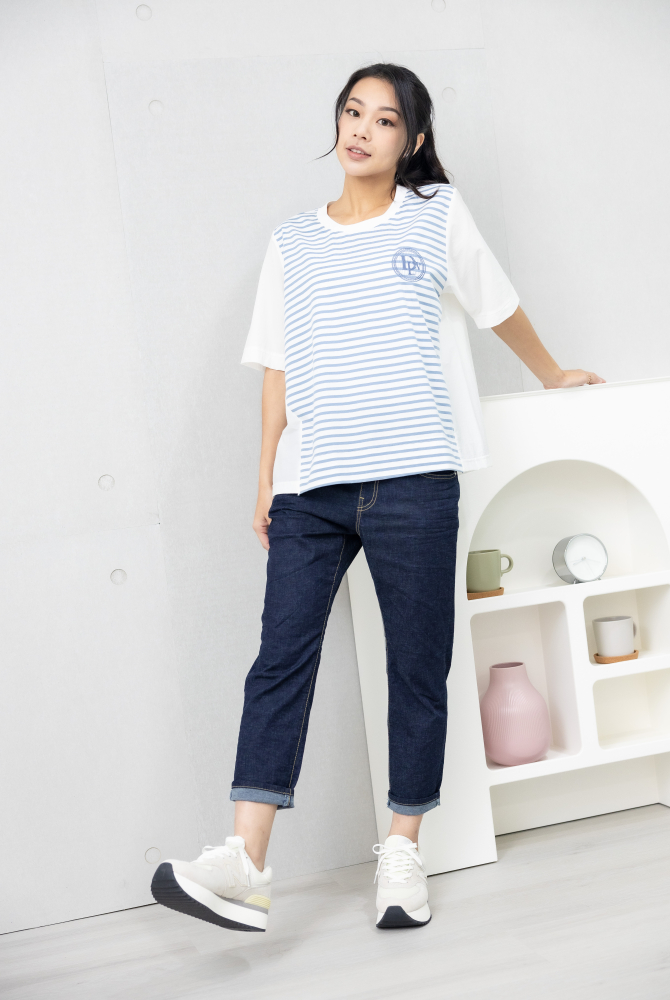 반팔 背後異材質短袖上衣 / 白藍條紋