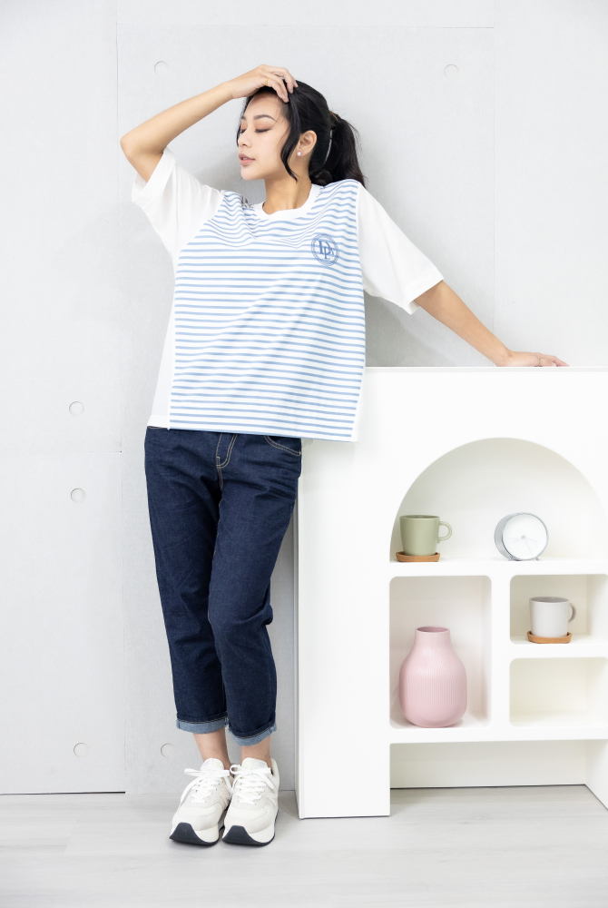 반팔 背後異材質短袖上衣 / 白藍條紋