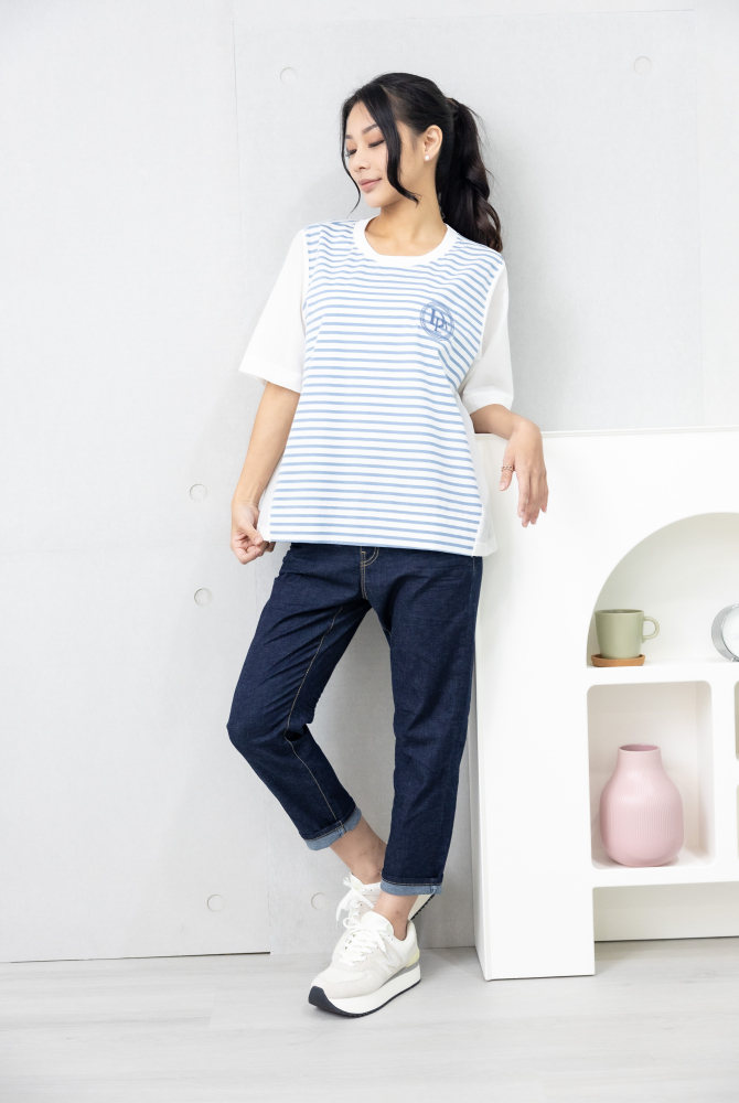 반팔 背後異材質短袖上衣 / 白藍條紋