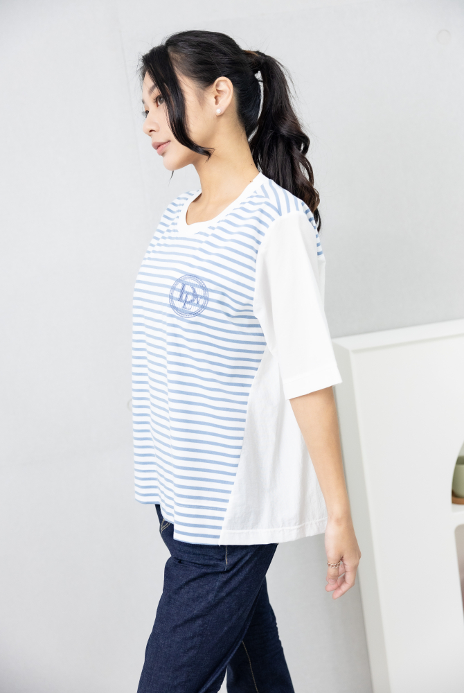 반팔 背後異材質短袖上衣 / 白藍條紋