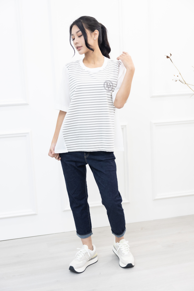 반팔 背後異材質短袖上衣 / 白灰條紋