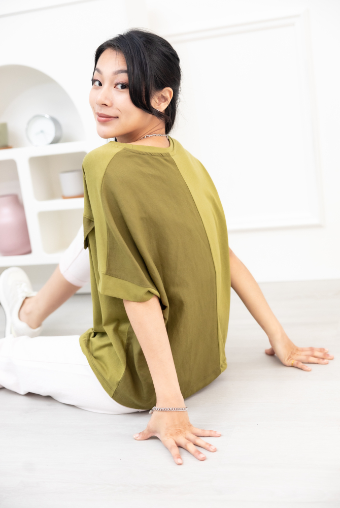 반팔 異材質拼接短袖上衣 / 橄欖綠色