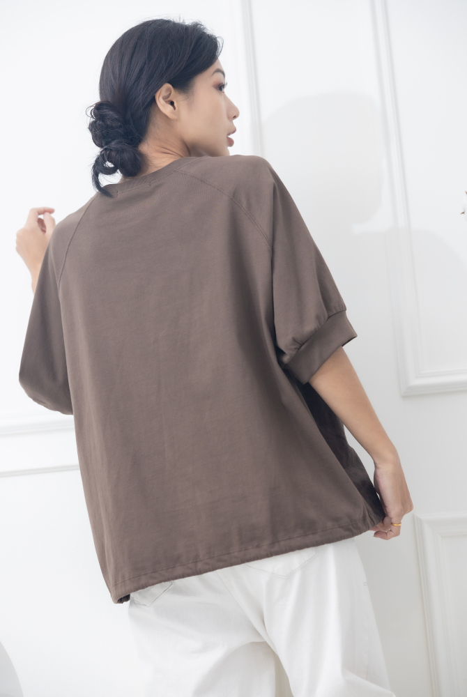 반팔 前後異材質衣襬抽繩短袖上衣 / 咖啡色