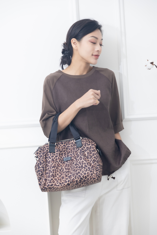 반팔 前後異材質衣襬抽繩短袖上衣 / 咖啡色