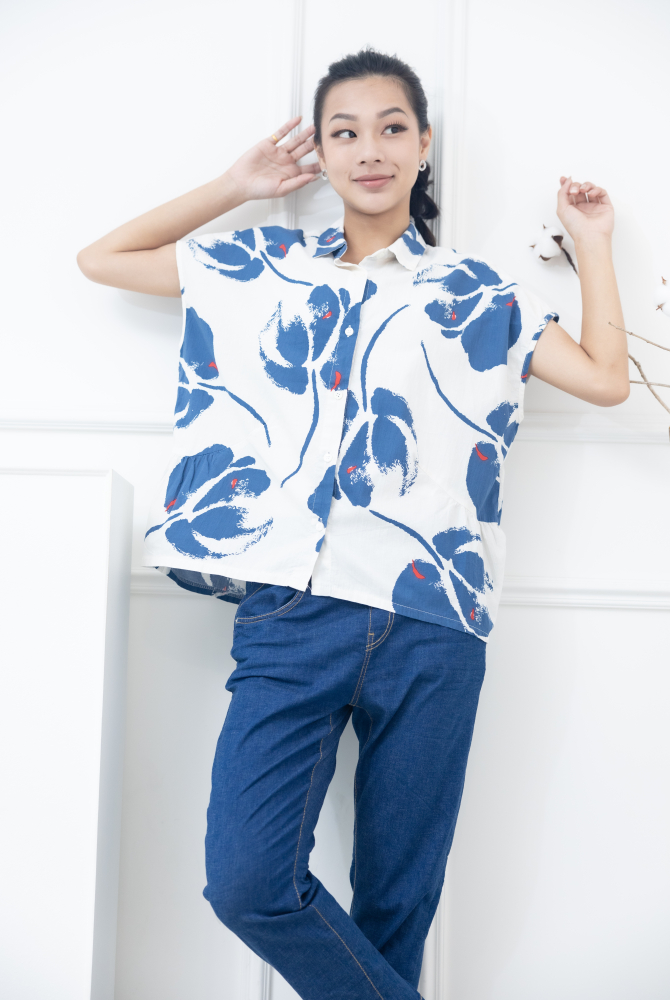 반팔 藍色水彩大花無袖襯衫 / 白色