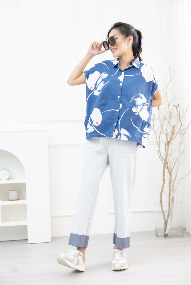 반팔 白色水彩大花短袖上衣 / 藍色