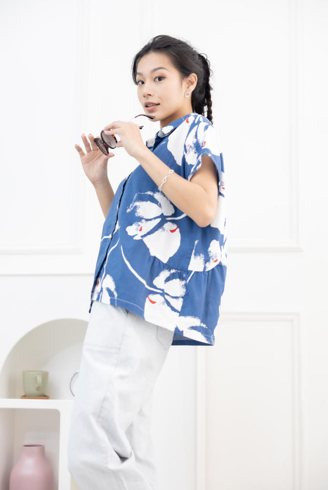 반팔 白色水彩大花短袖上衣 / 藍色