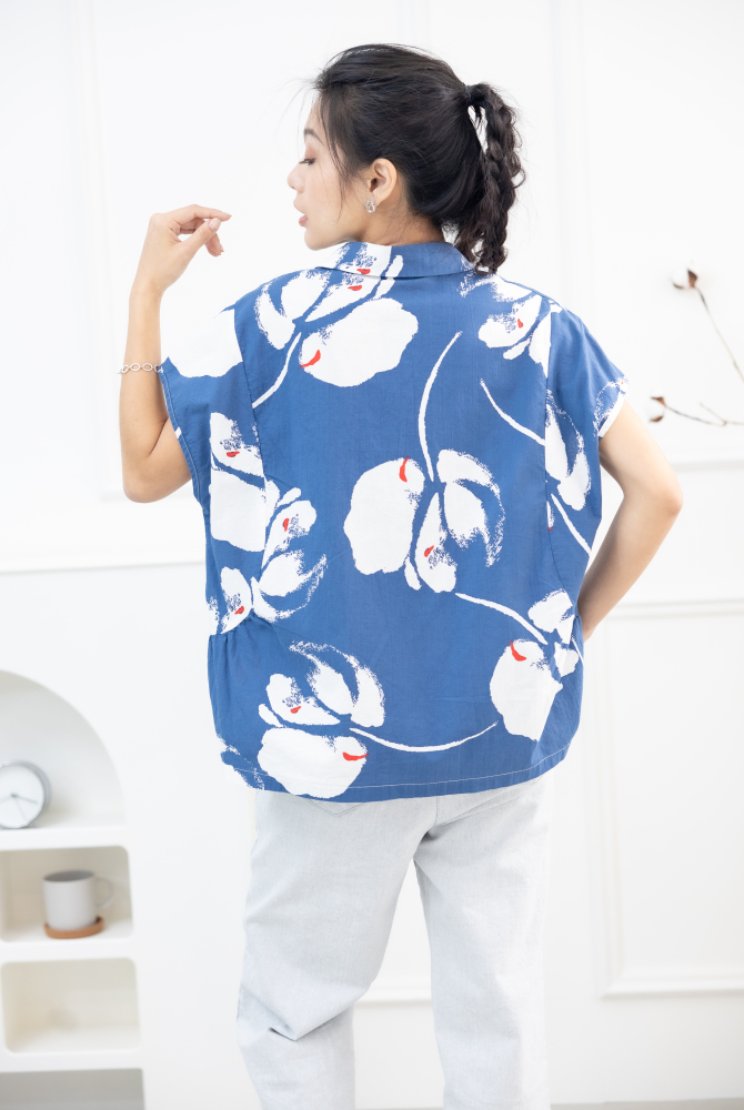 반팔 白色水彩大花短袖上衣 / 藍色