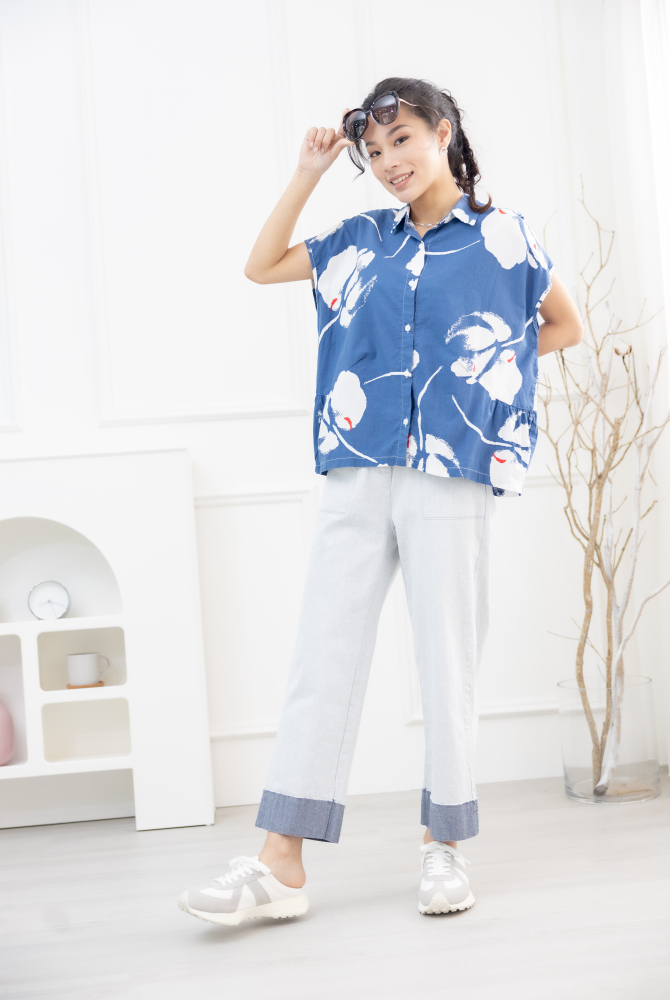 반팔 白色水彩大花短袖上衣 / 藍色