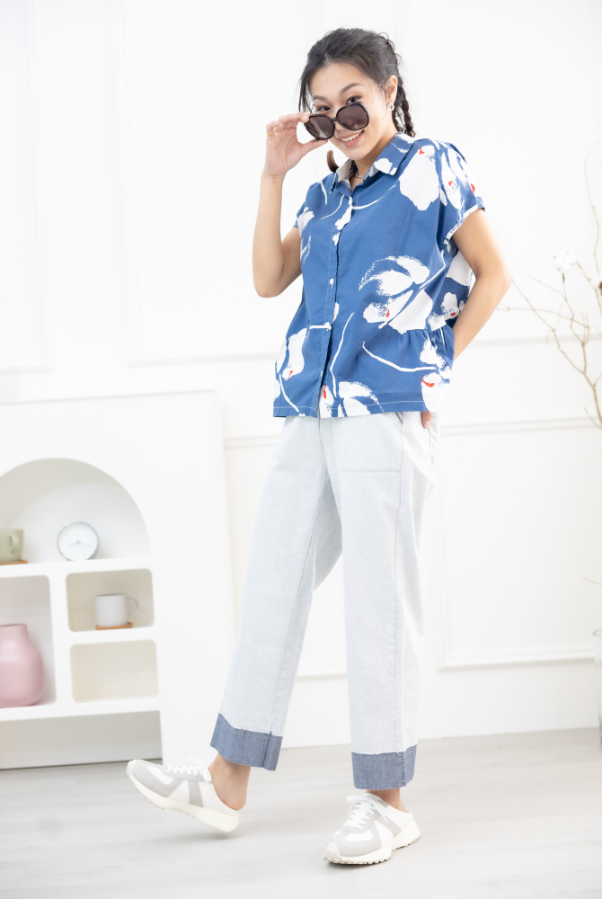 반팔 白色水彩大花短袖上衣 / 藍色