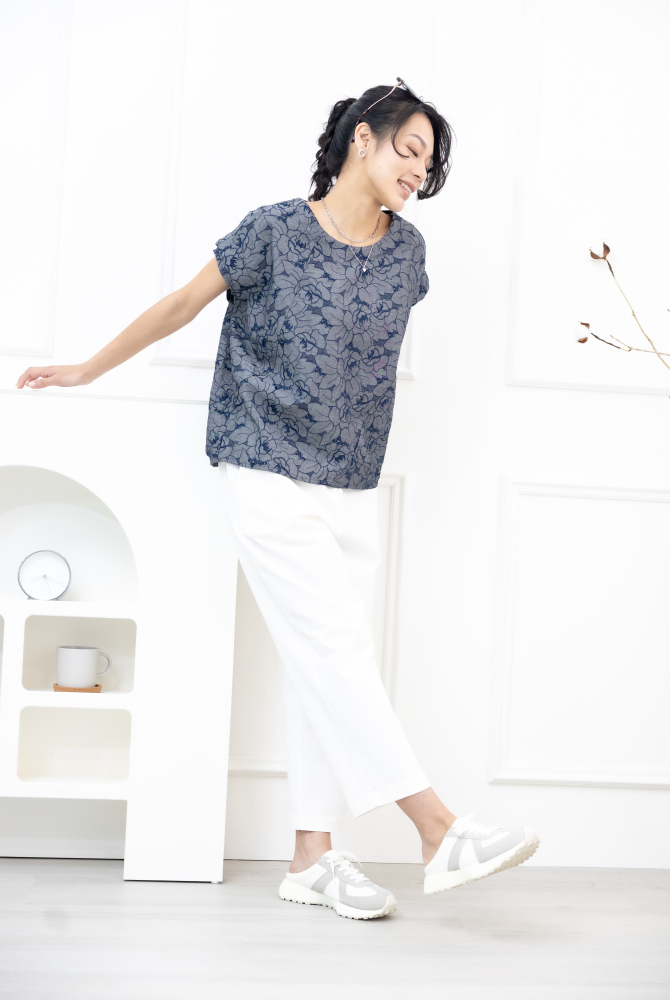 반팔 藍色繡花短袖上衣 / 灰色