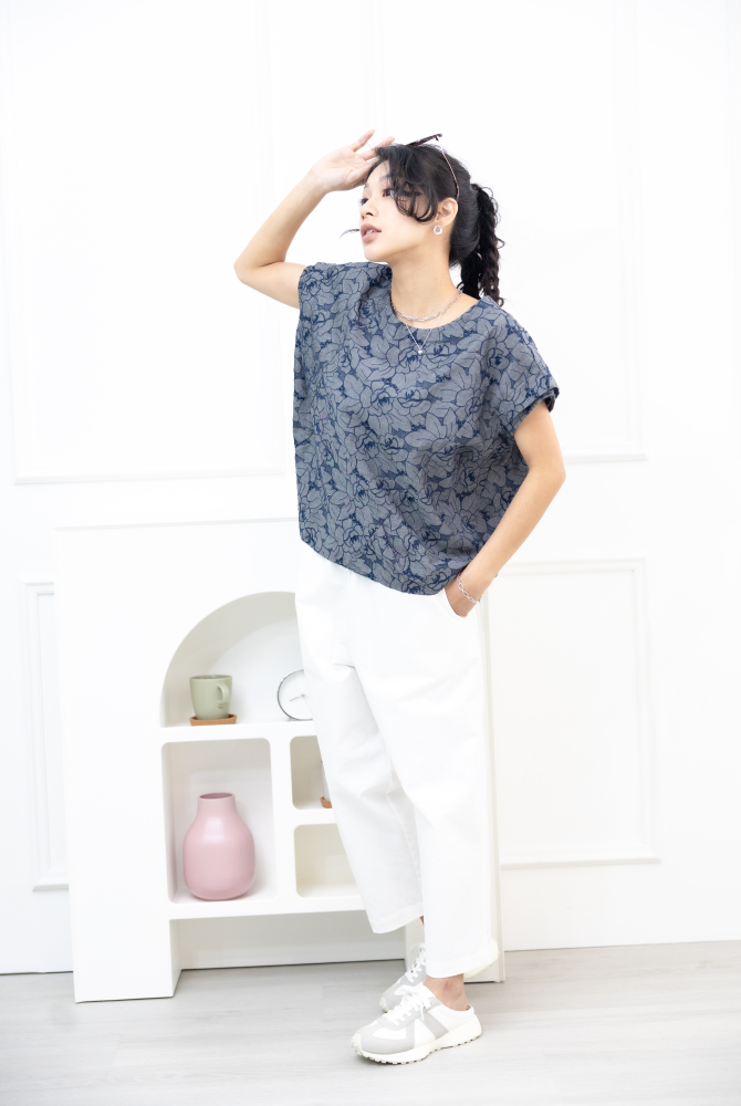 반팔 藍色繡花短袖上衣 / 灰色