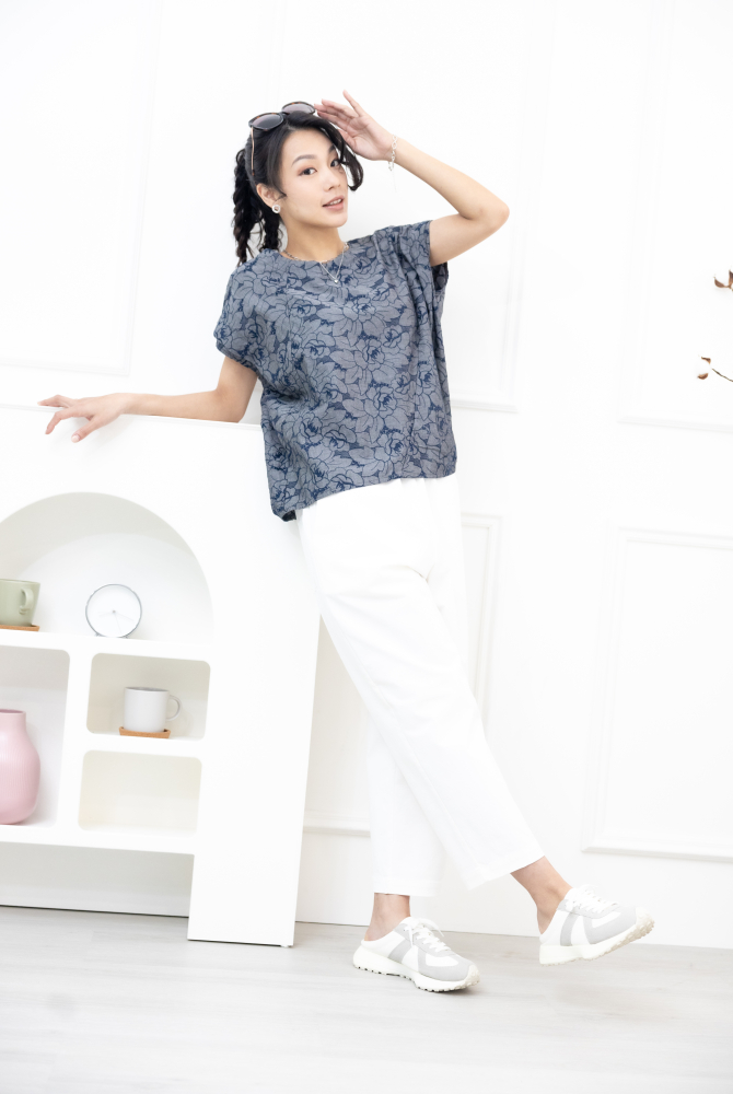 반팔 藍色繡花短袖上衣 / 灰色