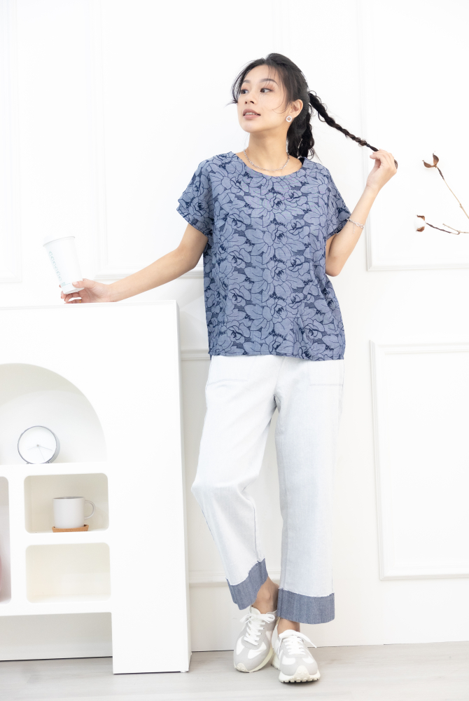 반팔 藍色繡花短袖上衣 / 牛仔藍色