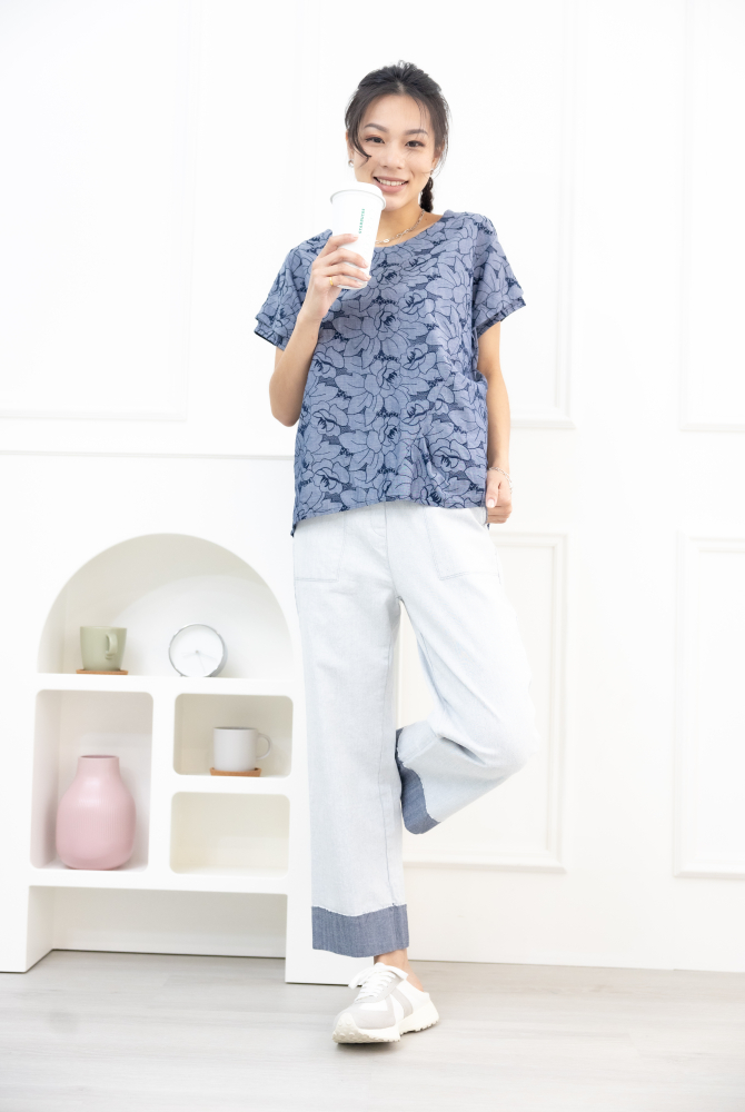 반팔 藍色繡花短袖上衣 / 牛仔藍色