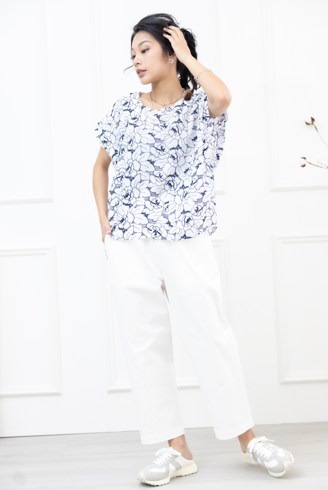 반팔 藍色繡花短袖上衣 / 白色