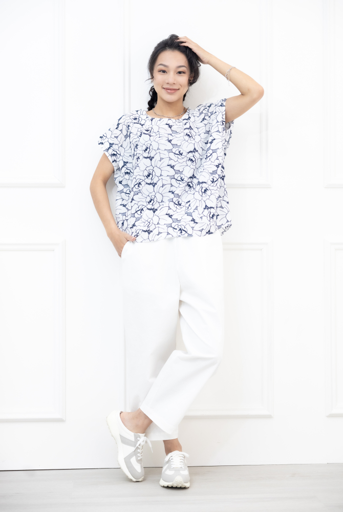 반팔 藍色繡花短袖上衣 / 白色