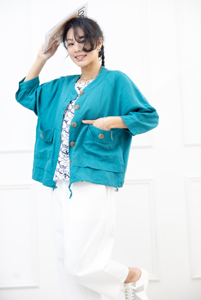 반팔 藍色繡花短袖上衣 / 白色